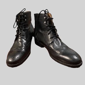Johnston & Murphy black wingtip boots - men’s 8.5